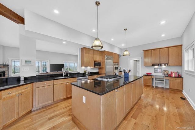 48 Eastview Lane, Red Hook, NY 12571