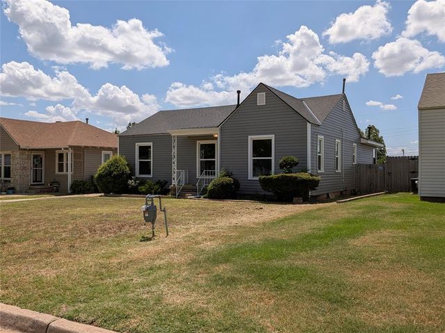422 S 9th Street, Yukon, OK 73099