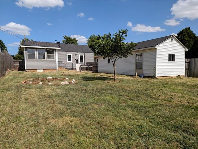 422 S 9th Street, Yukon, OK 73099