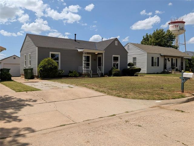 422 S 9th Street, Yukon, OK 73099