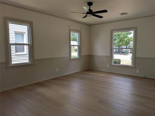 422 S 9th Street, Yukon, OK 73099