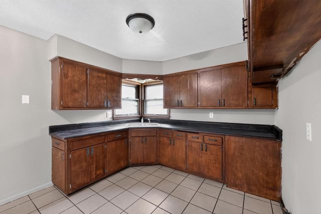 8000 W Mill ROAD, Milwaukee, WI 53218