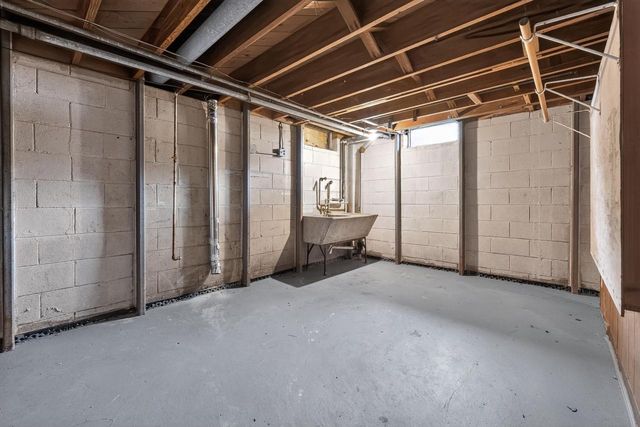 8000 W Mill ROAD, Milwaukee, WI 53218