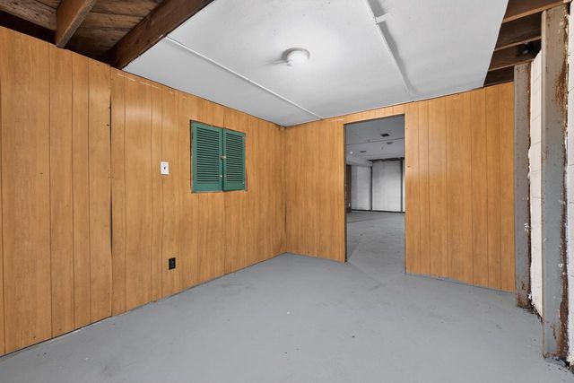8000 W Mill ROAD, Milwaukee, WI 53218