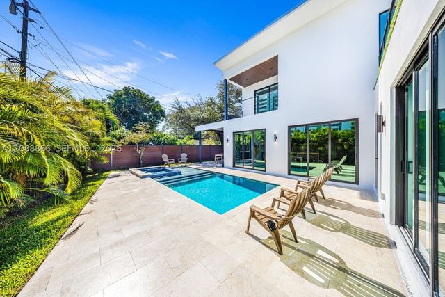 300 NE 48th St, Miami, FL 33137