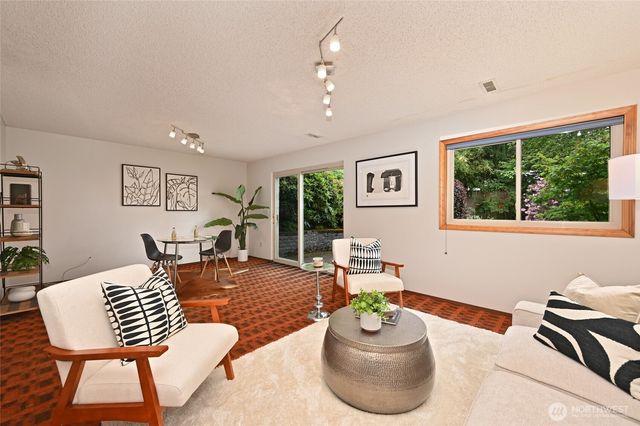 3809 NE 86th Street, Seattle, WA 98115