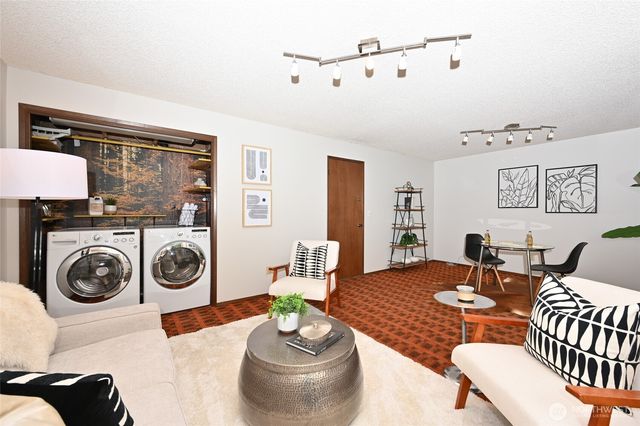 3809 NE 86th Street, Seattle, WA 98115