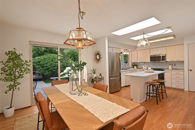 3809 NE 86th Street, Seattle, WA 98115