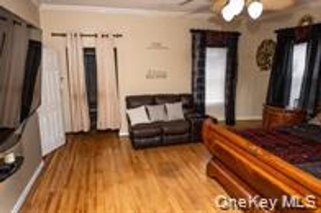 24 Whaley Street, Freeport, NY 11520