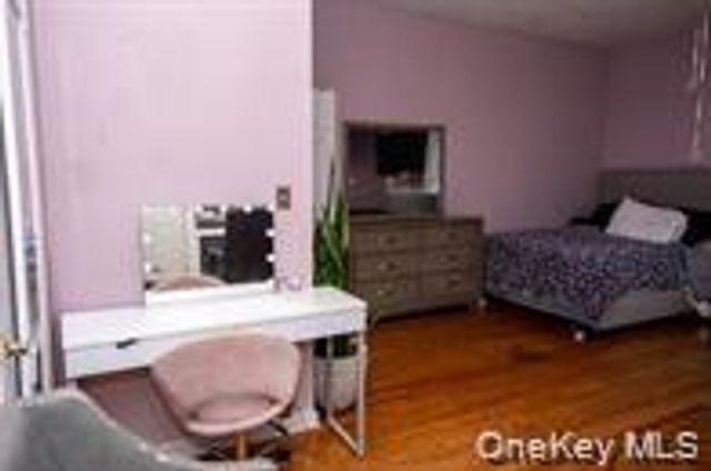 24 Whaley Street, Freeport, NY 11520