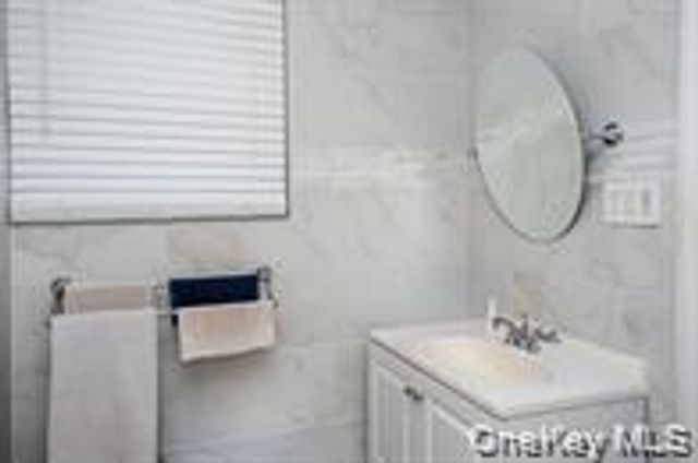 24 Whaley Street, Freeport, NY 11520