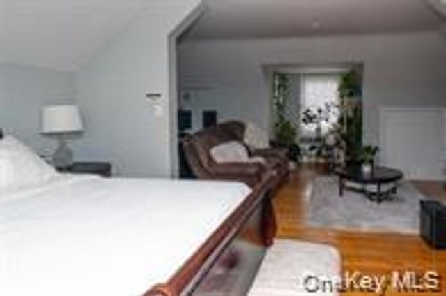 24 Whaley Street, Freeport, NY 11520