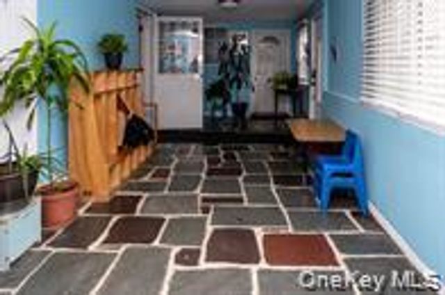 24 Whaley Street, Freeport, NY 11520