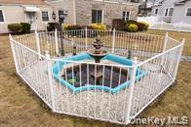 24 Whaley Street, Freeport, NY 11520