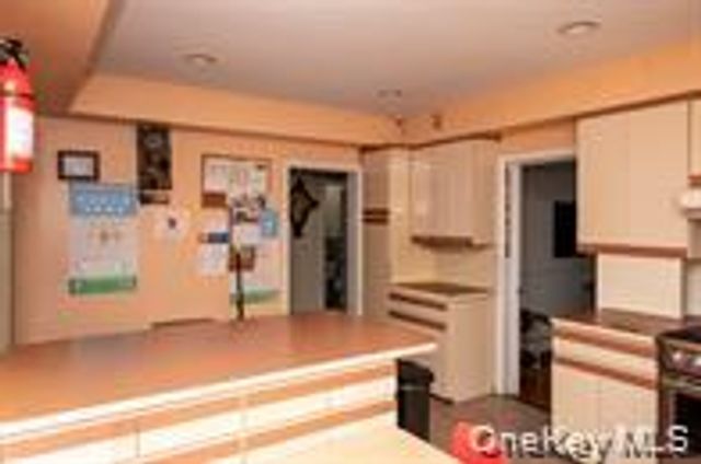 24 Whaley Street, Freeport, NY 11520