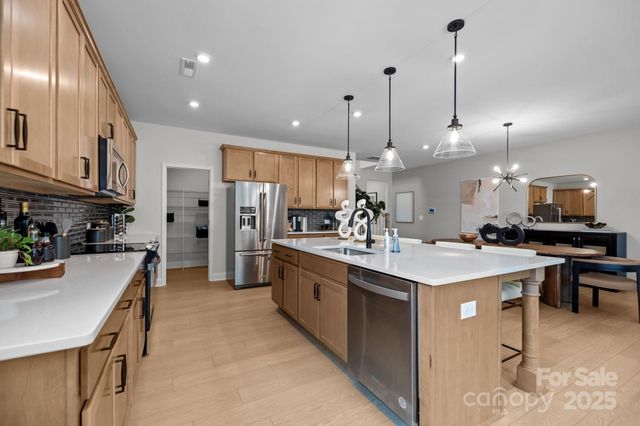 2962 Clyde Drive, Charlotte, NC 28208