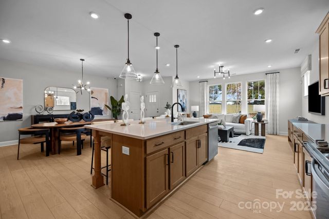 2962 Clyde Drive, Charlotte, NC 28208