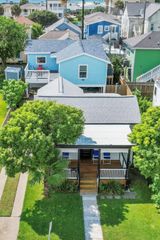2811 Avenue Q 1/2, Galveston, TX 77550