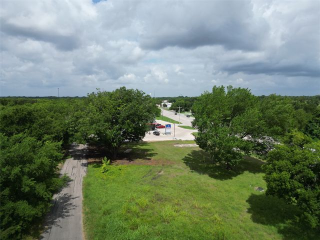 435 E Audie Murphy Parkway, Farmersville, TX 75442