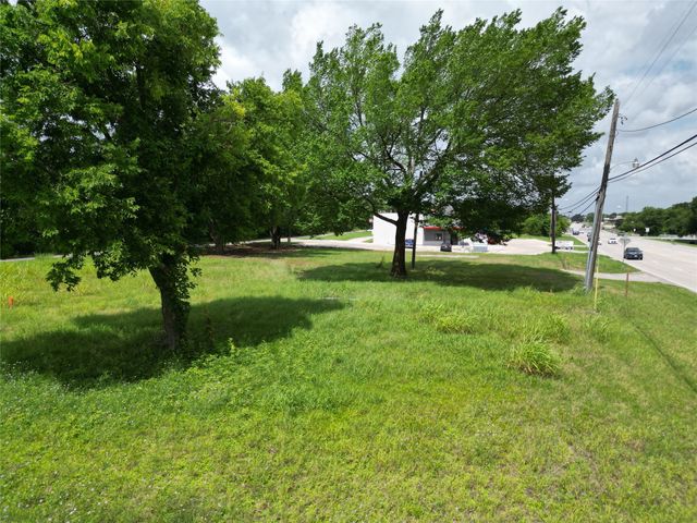 435 E Audie Murphy Parkway, Farmersville, TX 75442