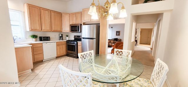 102 Cardigan Court, Manchester, NJ 08759