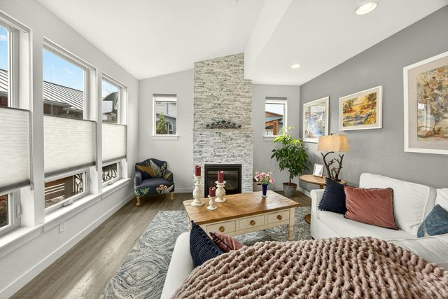 100 Dunn Circle, Ashland, OR 97520