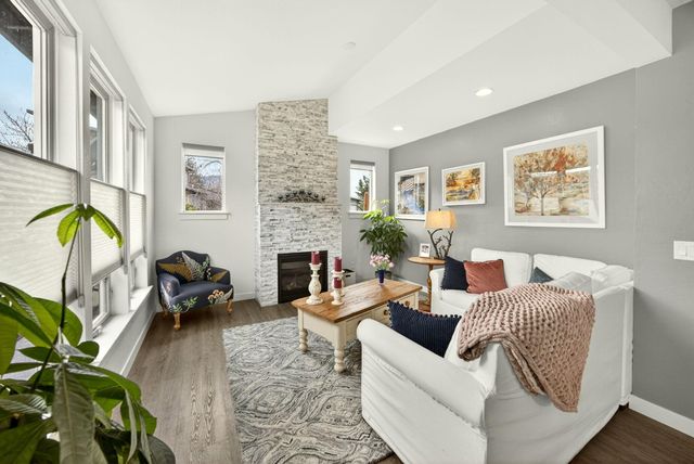 100 Dunn Circle, Ashland, OR 97520