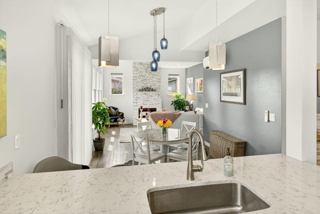 100 Dunn Circle, Ashland, OR 97520