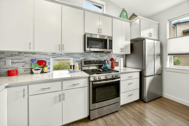 100 Dunn Circle, Ashland, OR 97520