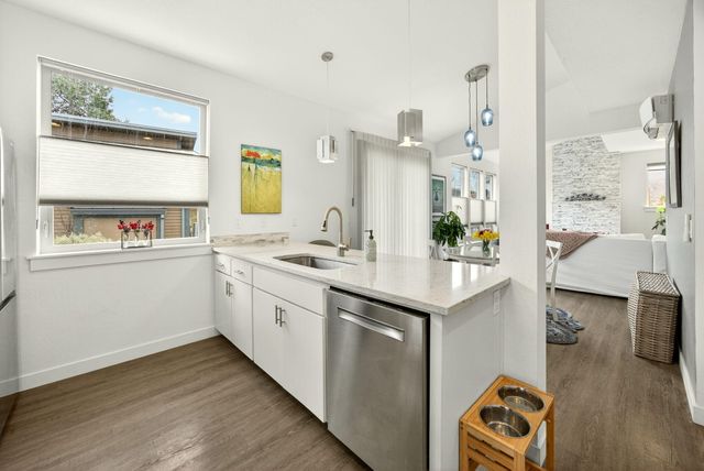 100 Dunn Circle, Ashland, OR 97520