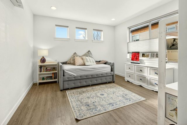 100 Dunn Circle, Ashland, OR 97520