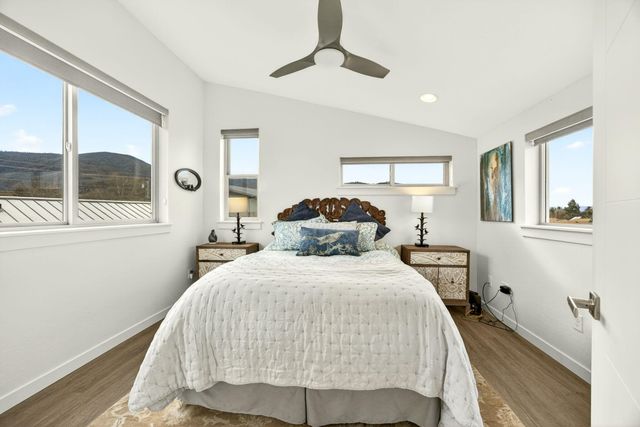 100 Dunn Circle, Ashland, OR 97520