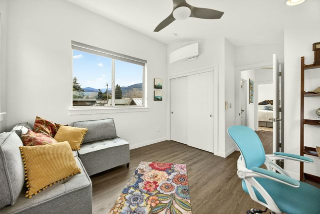 100 Dunn Circle, Ashland, OR 97520