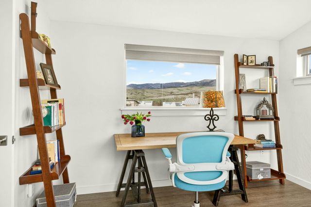 100 Dunn Circle, Ashland, OR 97520