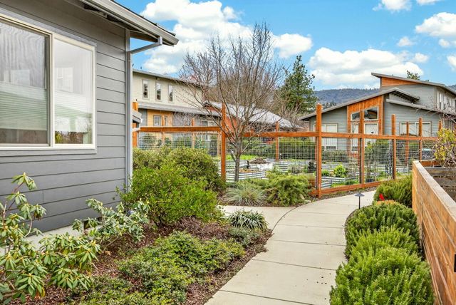 100 Dunn Circle, Ashland, OR 97520