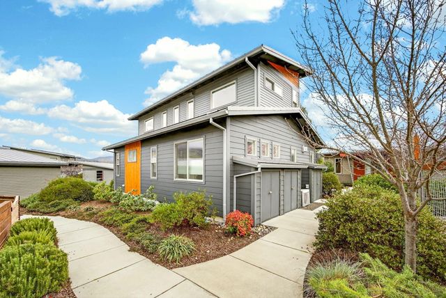 100 Dunn Circle, Ashland, OR 97520