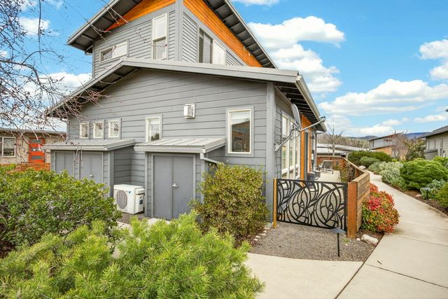 100 Dunn Circle, Ashland, OR 97520
