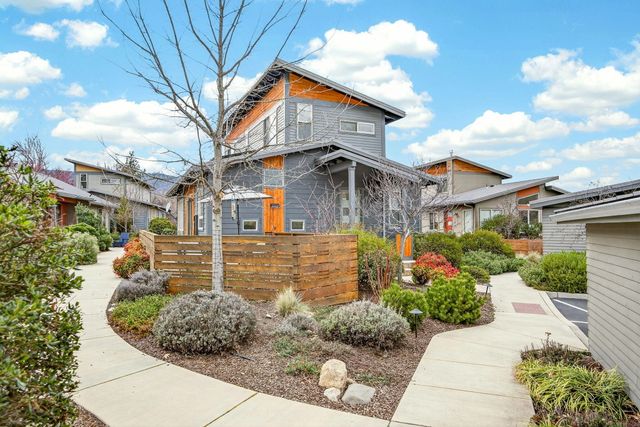 100 Dunn Circle, Ashland, OR 97520