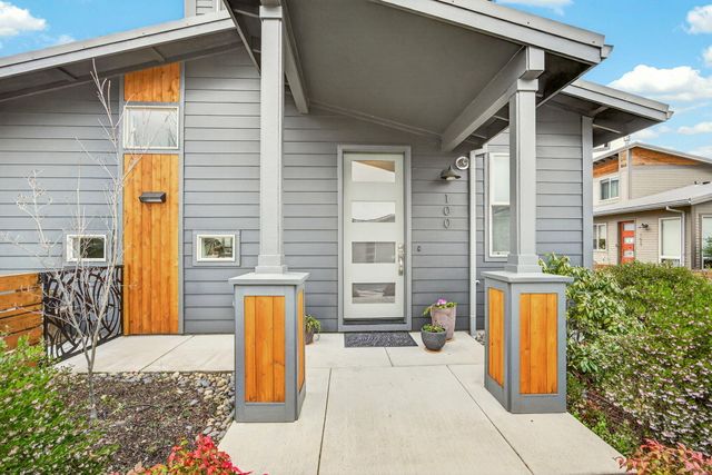 100 Dunn Circle, Ashland, OR 97520