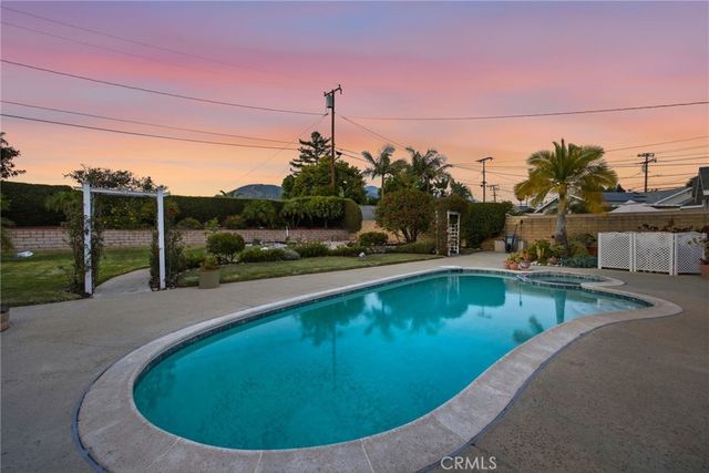 5909 Old Wheeler, La Verne, CA 91750