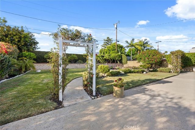 5909 Old Wheeler, La Verne, CA 91750