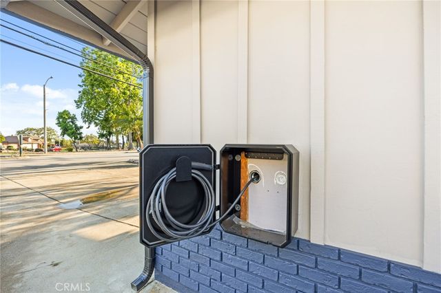 5909 Old Wheeler, La Verne, CA 91750