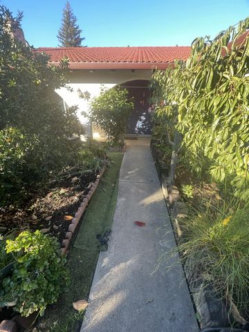 2852 Rascommon Way, Sacramento, CA 95827