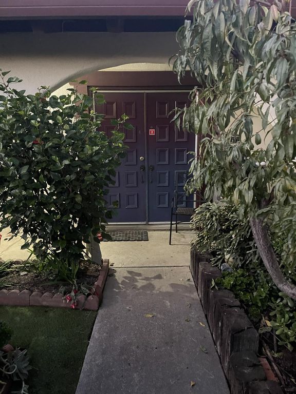 2852 Rascommon Way, Sacramento, CA 95827