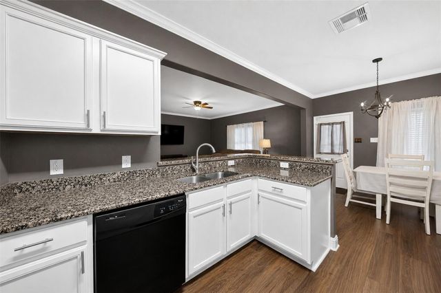 27008 Del Rio Trail W, Magnolia, TX 77355
