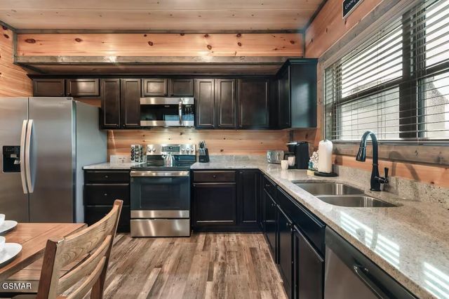 1654 Veterans Blvd Unit 14, Sevierville, TN 37876