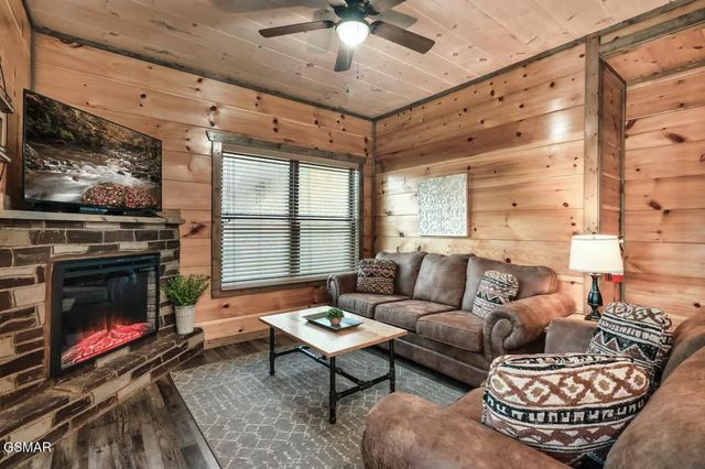 1654 Veterans Blvd Unit 14, Sevierville, TN 37876