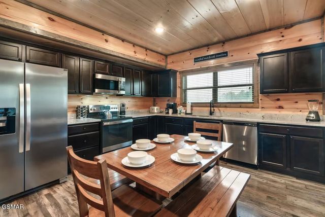 1654 Veterans Blvd Unit 14, Sevierville, TN 37876