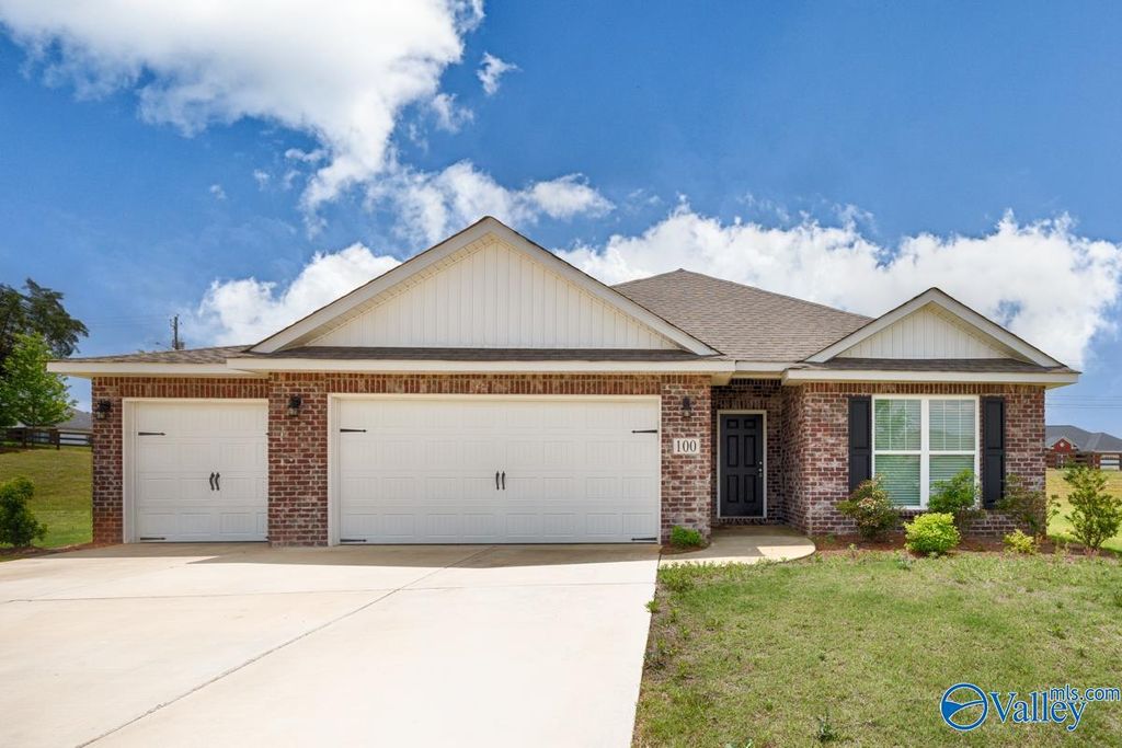 100 River Springs Court, New Market, AL 35761
