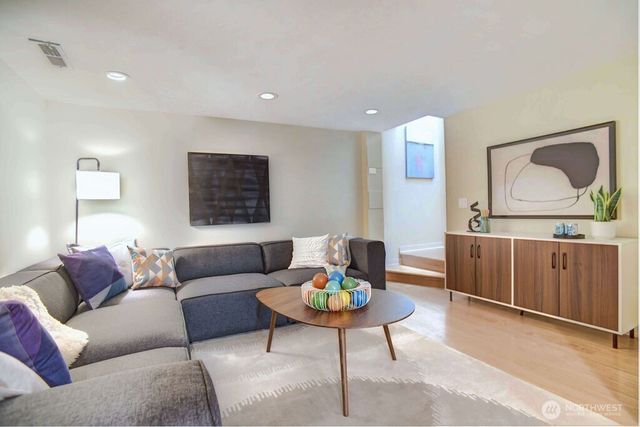 4030 26th Avenue W, Seattle, WA 98199